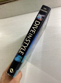 Dive in Style：With 743 Colour illustrations（2006年英文版）24开（精装如图、内页干净）