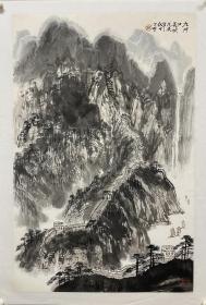 吴守明，1938年生，河北省滦县人。1961年毕业于天津美术学院，师承秦仲文、李智超、刘君礼、王颂余，孙其峰先生，尤其得到张大千的入室弟子刘君礼先生的亲自传授，画风属张大千体系。中国美术家协会会员，中国书法家协会会员，河北省美术家协会理事，河北省山水画研究会首任会长，享受国务院特殊津贴专家，国家一级美术师，中国画院特聘一级画师，扬州八怪书画院名誉院长。尺寸93:61