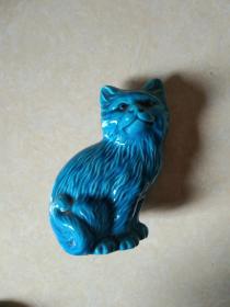 蓝釉瓷猫一只