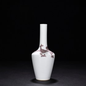 旧藏 清康熙釉里红龙纹赏瓶 高21厘米 宽9.5厘米