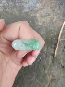 冰种翡翠马鞍戒指 巧雕寿桃 彩头好水头足