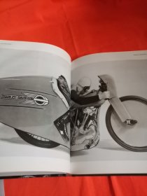 7 Harley Davidson : the living legend 哈雷戴维森不仅仅是一辆摩托车。哈雷戴维森已经与美国梦联系在一起了