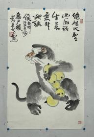 李燕  尺寸  78/50  托片 
1943年生于北京。画家。清华大学美术学院教授，中国美术家协会会员，齐白石艺术研究会副会长，李苦禅纪念馆、艺术馆副馆长，中央文史馆馆员，九三学社中央书画院副院长，中国周易学会副会长。艺术大师李苦禅之子。