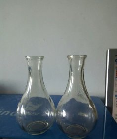 文 时期手工玻璃jiu瓶一对包快递合模的工艺 高度12.5厘米