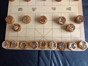 珍贵材料的《中国象棋》，品相如图，完整无缺！～一颗40多克！值得拥有！