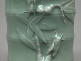 宋龙泉窑青瓷浮雕一夜成名虫草纹竹节笔筒13.2/13厘米a