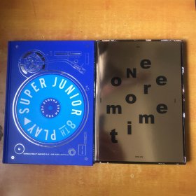 SUPER JUNIOR 8TH PLAY 带光盘＋SUPER JUNIOR ONE MORE TIME光盘 8张签名照片 说明书一册  徽章一枚【两本合售 品好看图】