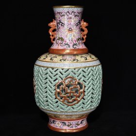 清乾隆豆青釉镂空珐琅彩花卉纹转心瓶，39×23厘米