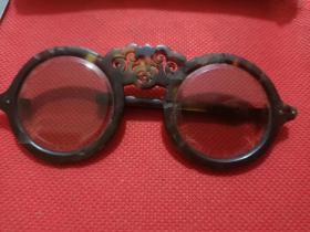 清代玳*眼镜框水晶茶色石头镜片眼镜