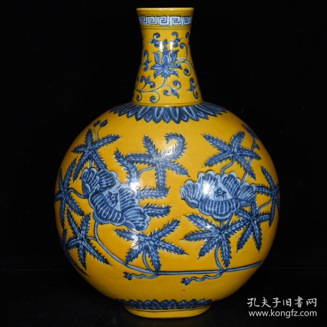 明宣德黄地青花秋葵纹扁瓶尺寸31*24.5厘米编号1346259007