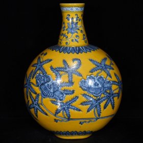 明宣德黄地青花秋葵纹扁瓶尺寸31*24.5厘米编号1346259007