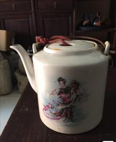 解放后胭脂红天女散花茶壶一把