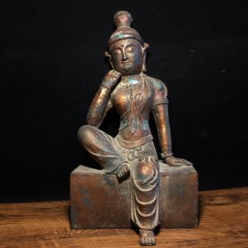 纯铜佛像，高33厘米，宽19厘米，重5770克，