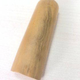 茶道具:日本实木茶道具,一木挖茶则,茶道必备工具,像是日本黑柿木,具体什么木购者自鉴,手工制作,竹子形状,非常细腻光滑。