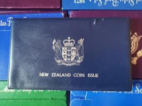 新西兰硬币，1975年精制币套装，内含银币一枚。女王去世，升值空间大！