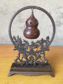 紫铜雕刻花鸟葫芦吊式香薰炉
重1.8斤