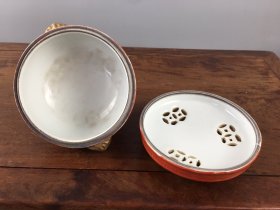 珐琅彩熏香炉一个,纯手工绘画,包浆自然,保存完整。细节如图