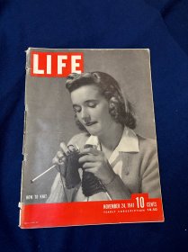 1941年11月美国生活杂志：专题介绍中国成都市龙泉驿区／龙泉镇，乡绅形象照，小镇衣食住行风貌，少将何楚飞在龙泉驿，龙泉驿阅报室，龙泉驿消防队（补）
