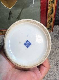 80年代左右，26厘米青花冰梅凤尾瓶一只y