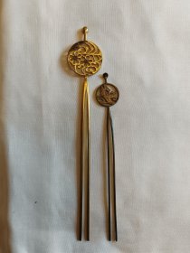 金属二支 日本和风发簪发钗簪子发插发饰头饰 旧品，一支簪长约17Cm，一支13.5Cm，所标二支总价，二支一起出。