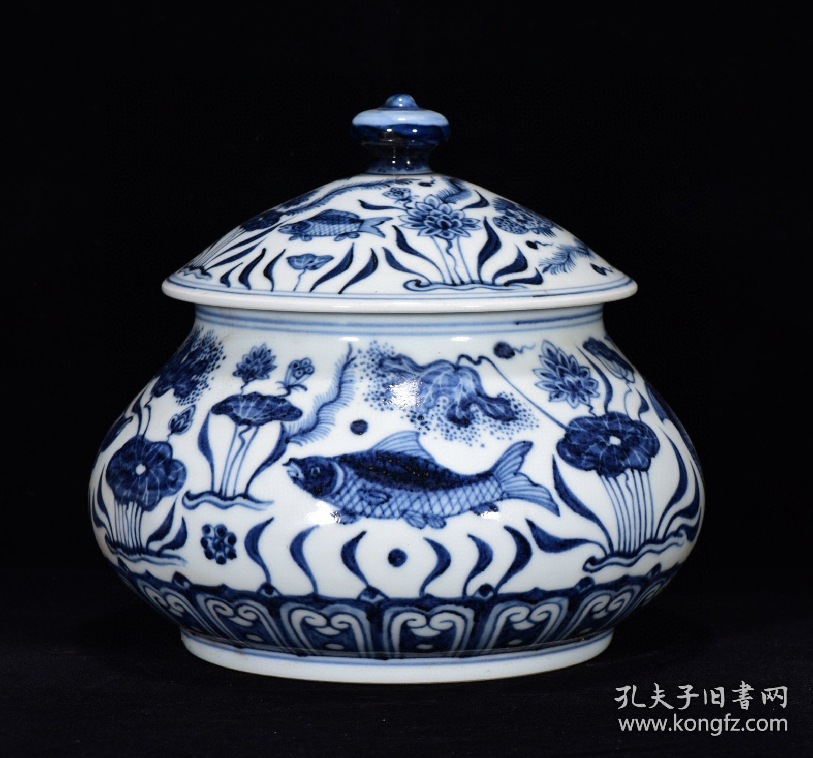 明宣德年青花鱼藻纹盖罐20*20厘米