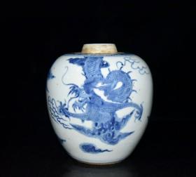 清代青花龙纹罐