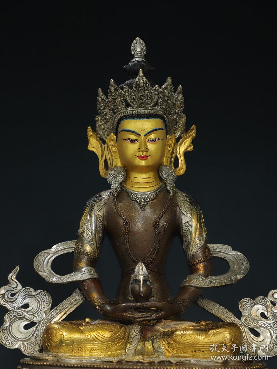 铜鎏金描彩 【长寿佛】 佛像造像 尺寸：高43厘米 宽32厘米 厚21厘米 重5.25斤