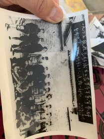 新华社六七十年代发稿照片-1927年秋收暴动成立工农红军第一军第一师至今尚存人约数十人此为一部分，1937年5月，15*11厘米