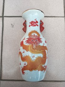 描金龙纹双耳瓶子