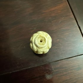 鸡骨白玉战国老珠子雷云纹