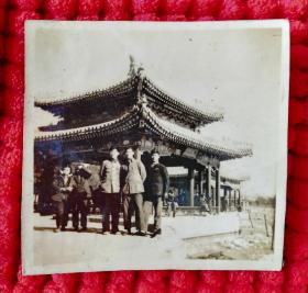 1955年春节公园留影老照片