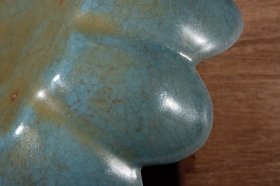旧藏宋代汝窑天青釉冰裂纹莲瓣碗