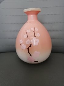 桃花酿酒瓶（瓶为瓷器，粉白色，有一树梅图，为2020年产，挺好看）