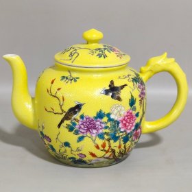 清代乾隆柠檬黄釉扒花花鸟题诗茶壶