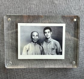 李小龙与恩师叶问：叶问亲笔签名照片 Bruce lee