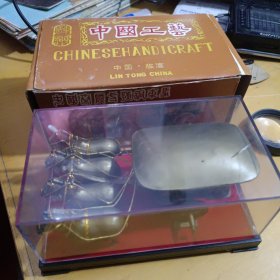 仿铜车马工艺品摆件见图