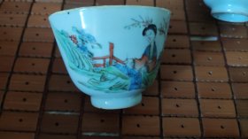 民国名家画浅降彩人物大茶杯一双