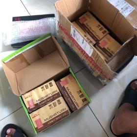 【保存的很新】自立牌全新未使用 老货 一盒10个 可以单出 粗且长 一个长412公尺，一共有20盒，标价为一盒十个的价格【林】