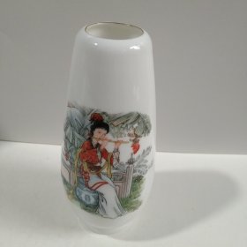 中国博山底款八十年代白釉瓷彩绘古代仕女图花瓶花插