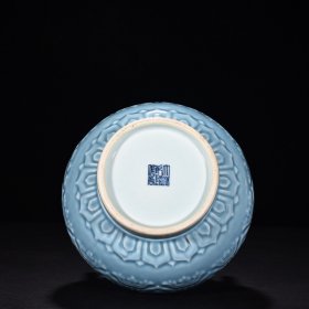 旧藏 清乾隆粉青釉梵文双系尊 高21厘米 宽18厘米