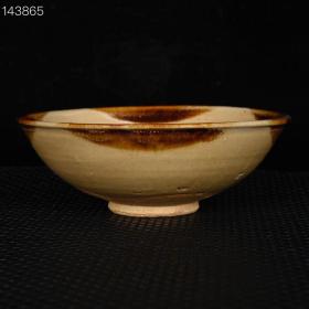 宋长沙窑彩釉碗
古董收藏瓷器