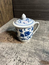 中国高坡瓷厂，青花茶杯一只