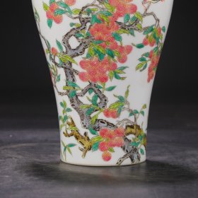 旧藏 清代 雍正珐琅彩荔枝花鸟纹大梅瓶