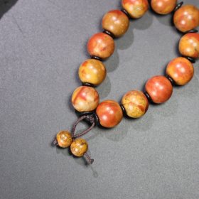 旧藏 战国红手串,包浆老道,,尺寸 直径 1.8厘米,总重 98.5克!