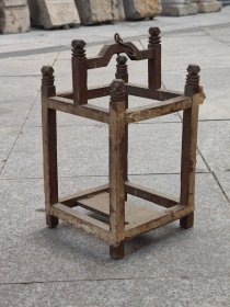 民俗老灯笼，楠木，全品包老。 尺寸24/24/43