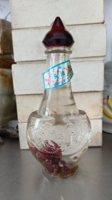 八十年代库存玻璃瓶头油 龙凤浮雕图案