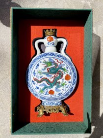 旧藏回流大明宣德年制斗彩盘龙赏瓶，高42.5厘米