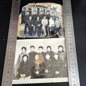 旧照片两张，一张有折损。14.5*11厘米。