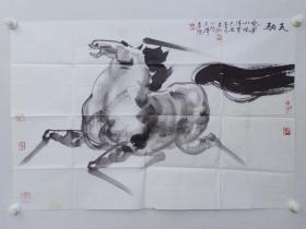 保真书画，老一辈艺术家，天津画院著名画家，雕塑家，庄征《天驹》国画一幅，尺寸70×103cm，软片。自然黄斑。