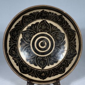 宋定窑绘花卉纹盘，高5.5直径21cm，